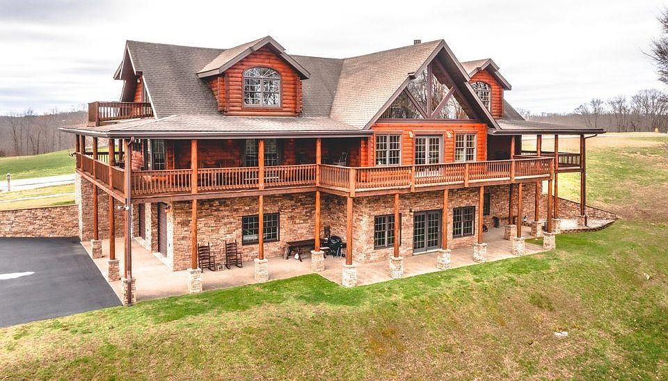 1st image of 921 Hickory Point Dr