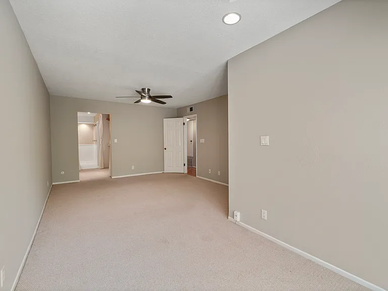 15231 Magnolia Blvd #221 — Photo 11