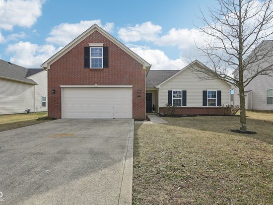 45 W Clear Lake Ln, Westfield, IN 46074