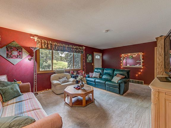 5th image of 710 Country Pl