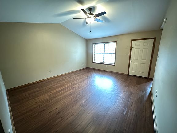 5th image of 2636 W C St