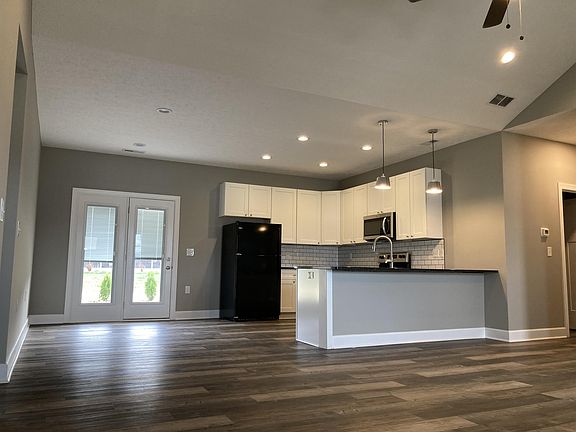 5th image of 3037 Laredo Dr
