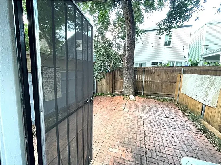 Private Backyard - Patio