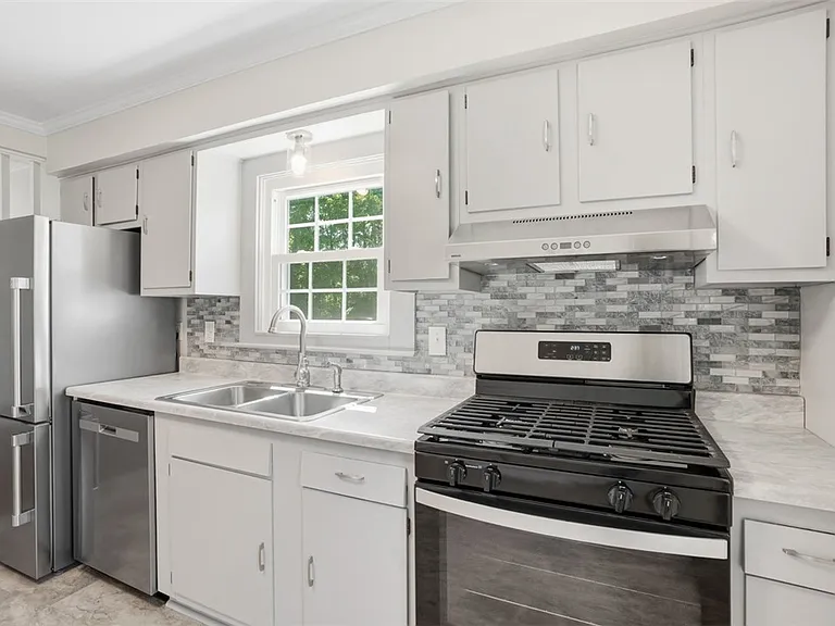 315 South Dr — Photo 12