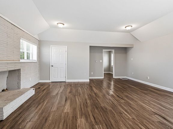 4th image of 1036 N Idlewild St
