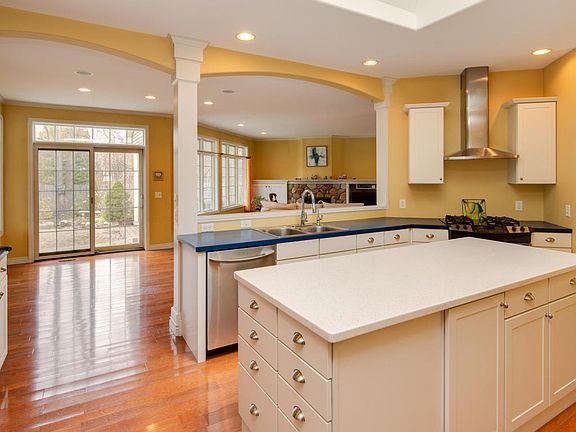 3rd image of 5430 Misty Creek Dr