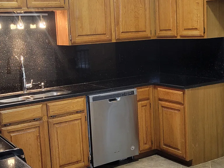 420 Kyle Dr — Photo 10