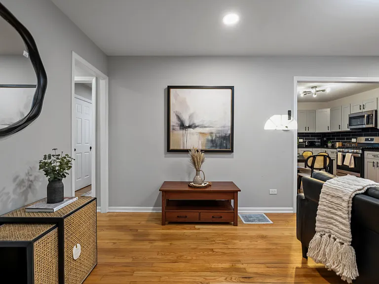 Lilac Ln — Photo 8