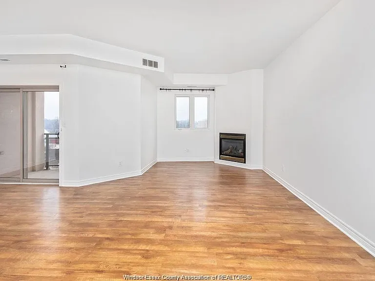 1855 Normandy St #607 — Photo 4