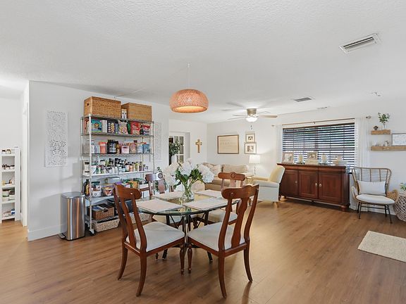 4th image of 1900 Carissa Road