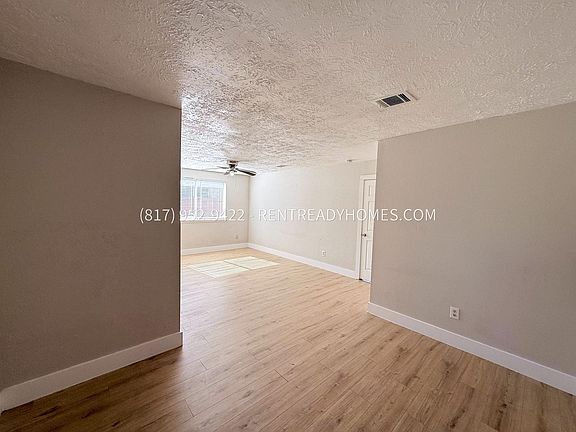 4th image of 522 Kenwood Ln