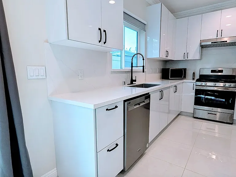 342A Pasadena Ave — Photo 4