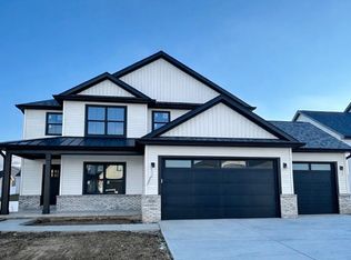 5009 Finlen Ln, Bloomington, IL 61705