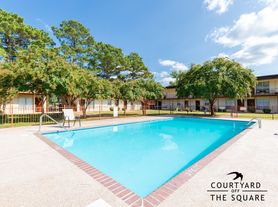 Courtyard Off The Square Apartments