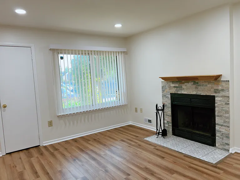 252 Hampshire Dr #252 — Photo 31