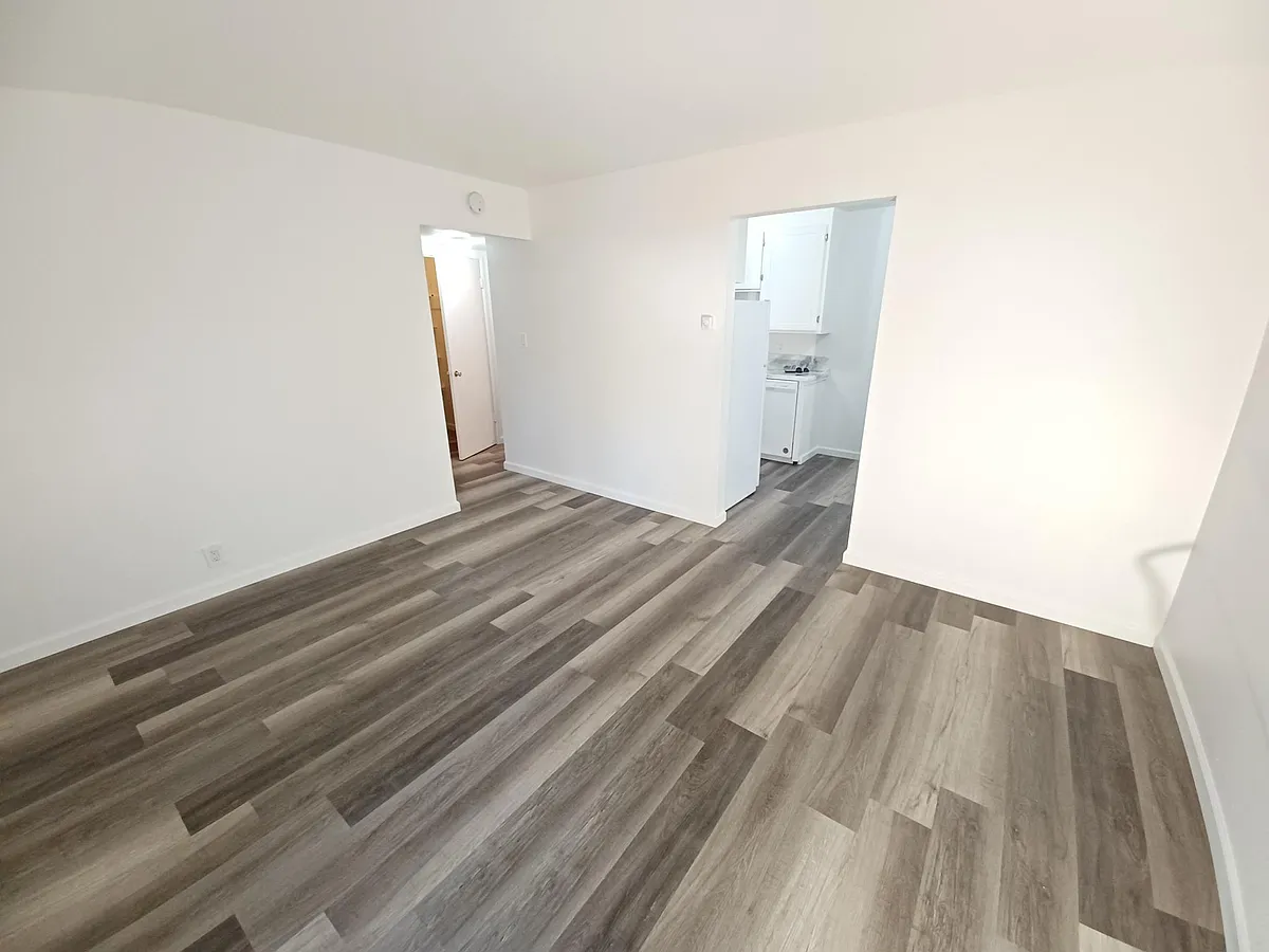 Building Photo - 2405 F St #1