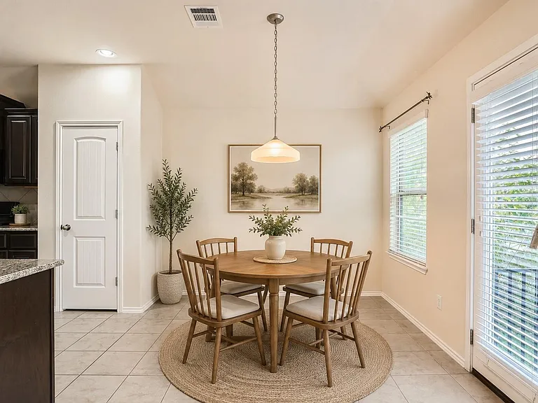 120 Shiloh Cv — Photo 5