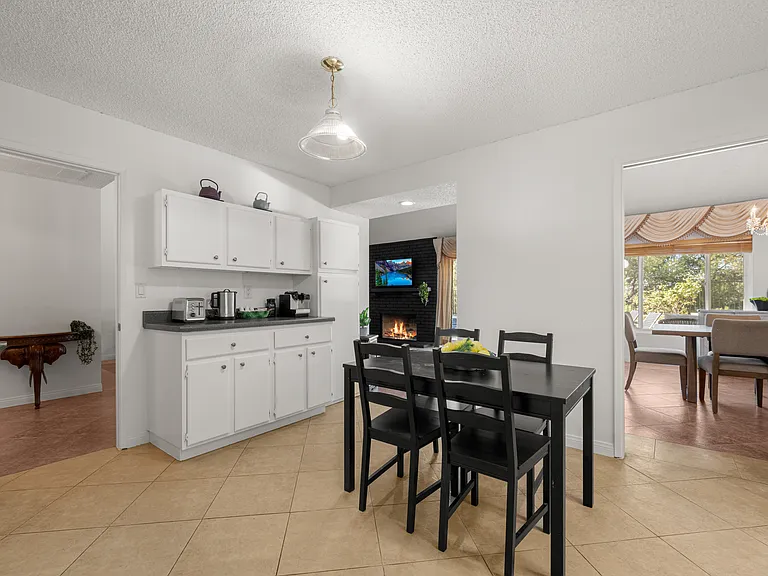 3258 Kirkham Dr — Photo 41