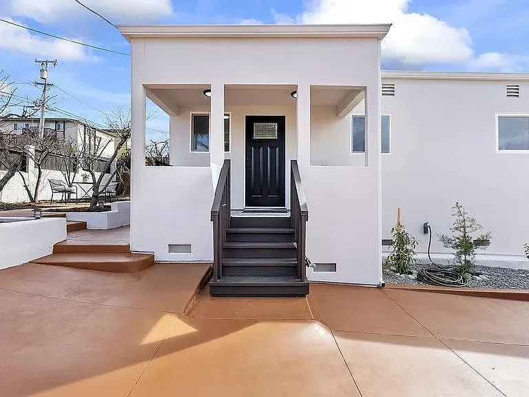 958 Sonoma Ave — Photo 1