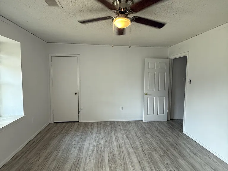 4860 Chesterwood Ct #1 — Photo 2