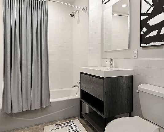 5th image of 3811 31st St APT 3G