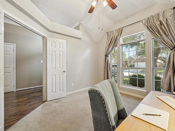 3rd image of 5206 Silver Oak Drive