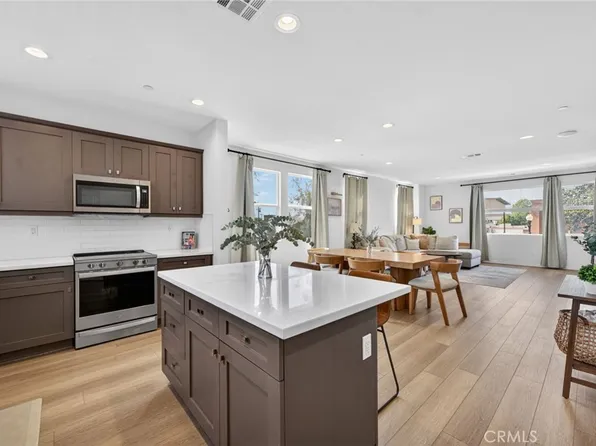 1016 E 4th St, Santa Ana, CA 92701