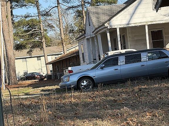 4th image of 908 W 28th Ave