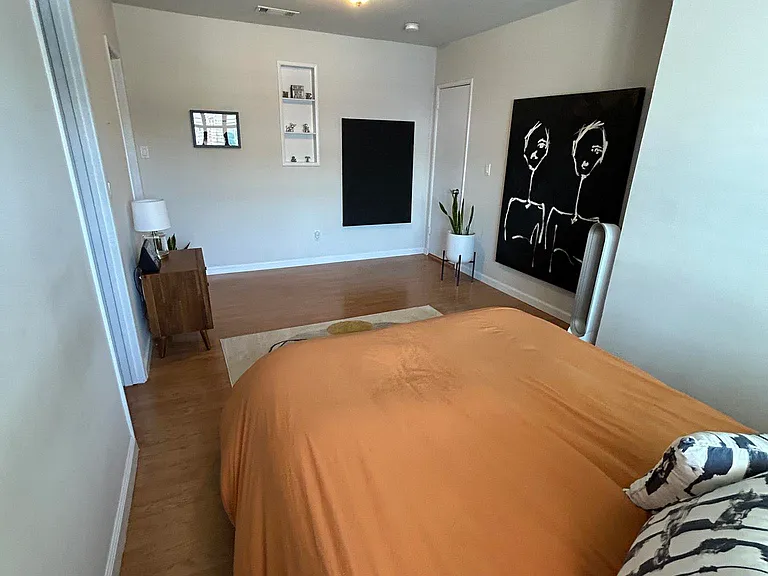 2335 Linden Ave — Photo 12