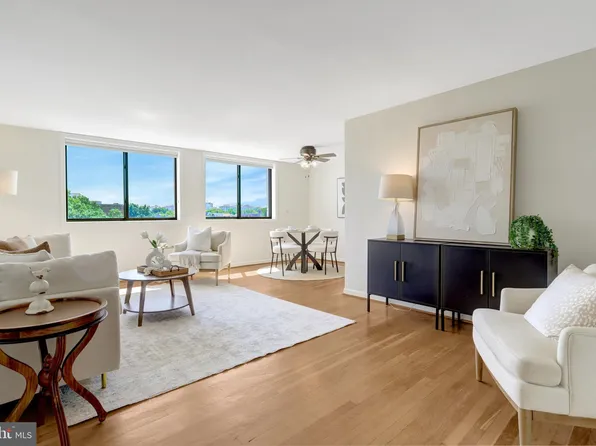 2016 N Adams St APT 810, Arlington, VA 22201