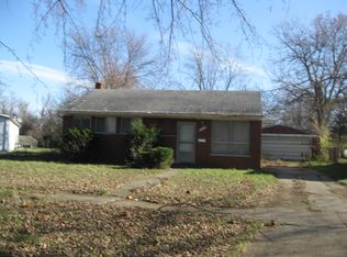26057 S River Park Dr, Inkster, MI 48141