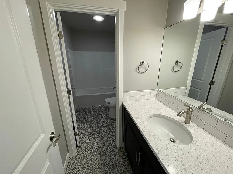 2707 Oakes Ave — Photo 12