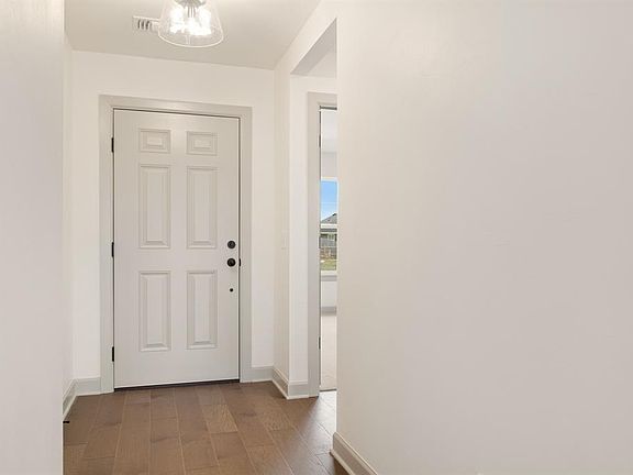 5th image of 413 Nest Dr
