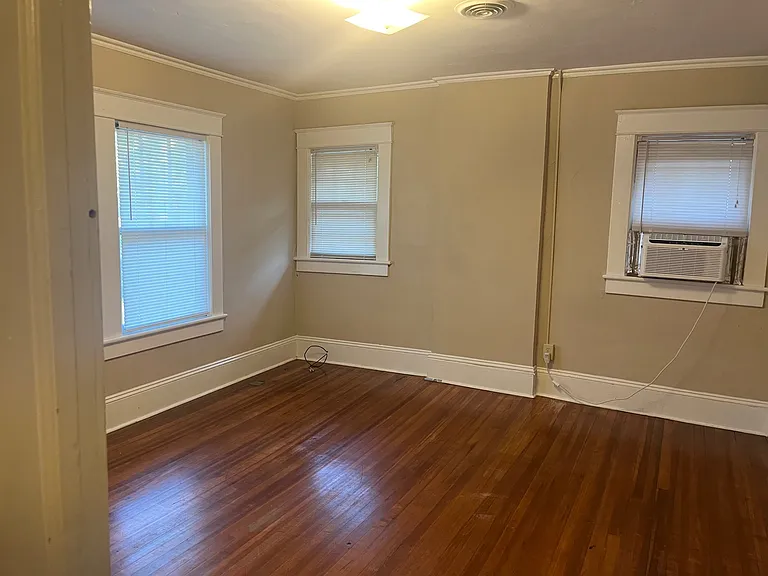 120 Tate St #B — Photo 11
