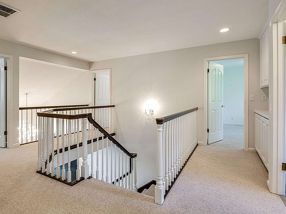 5th image of 2028 Oakley Ave