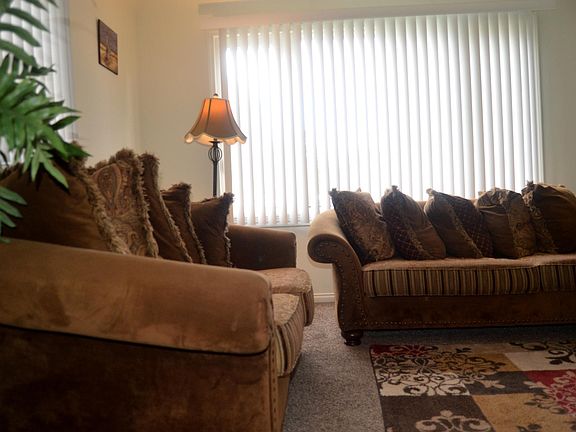 3rd image of 318 W Ainsworth Blvd #318