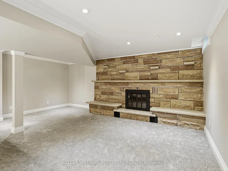 287 Royal Albert Ct — Photo 39