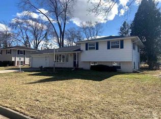 1199 April Ln, Ashwaubenon, WI 54304