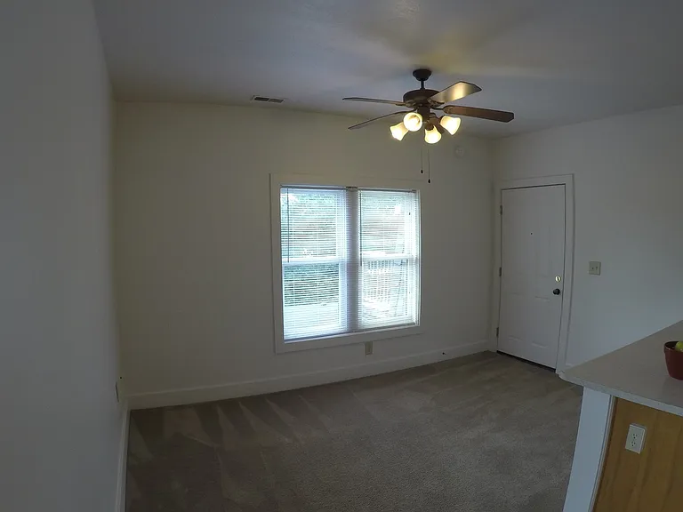 220 S 6th St (Maison de Ville) — Photo 24