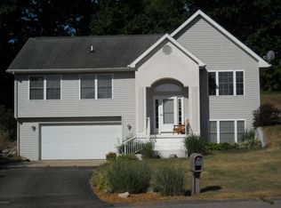 387 Goldenview Dr, Battle Creek, MI