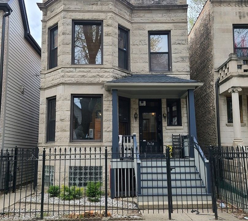 1st image of 2452 N Francisco Ave #1