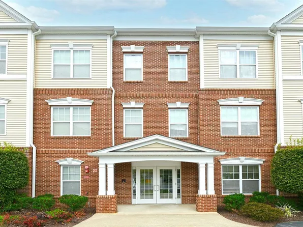 915 Kirkland Court #J 915, Central Islip, NY 11722