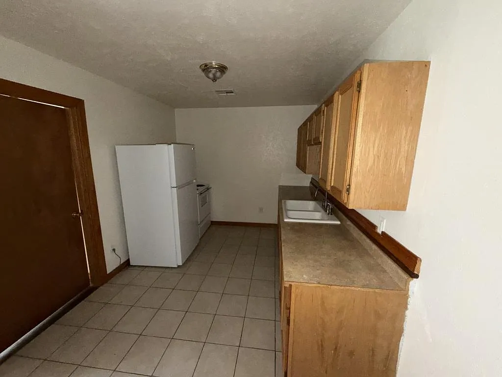 531 W 14th St, #B — Photo 3