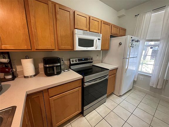 5th image of 905 NW 21ST AVENUE #905