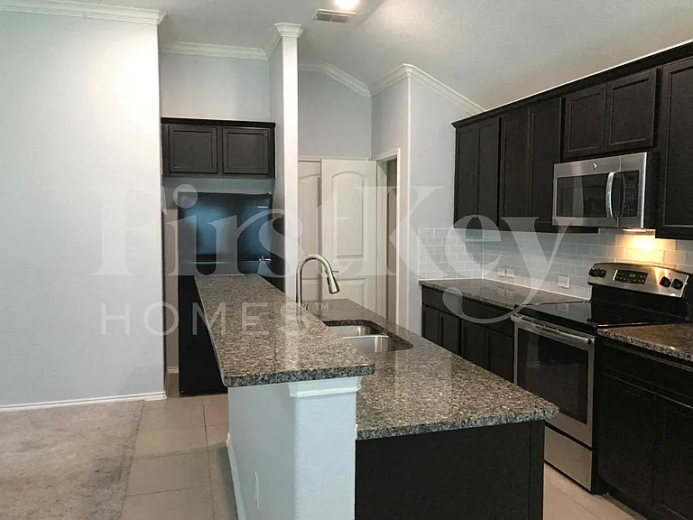 264 Callaghan Dr — Photo 9