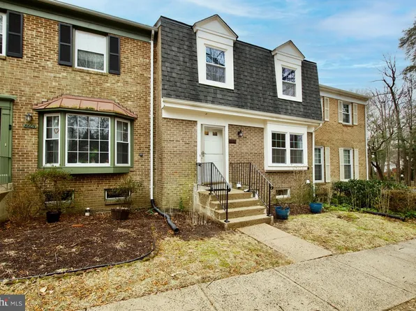 8603 Burling Wood Dr, Springfield, VA 22152