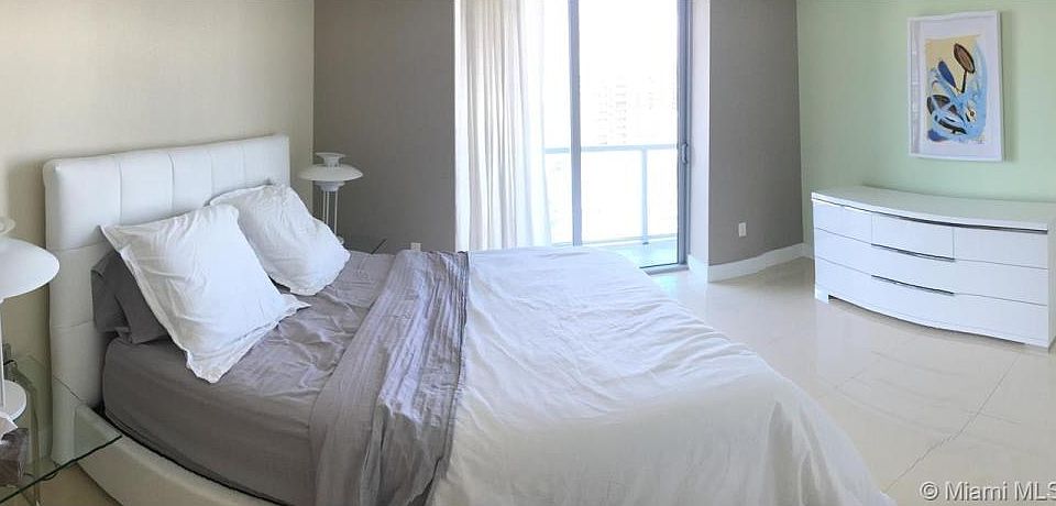 1st image of 1111 SW 1st Ave #19C