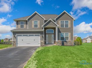 26351 Summer Trace Dr, Perrysburg, OH 43551