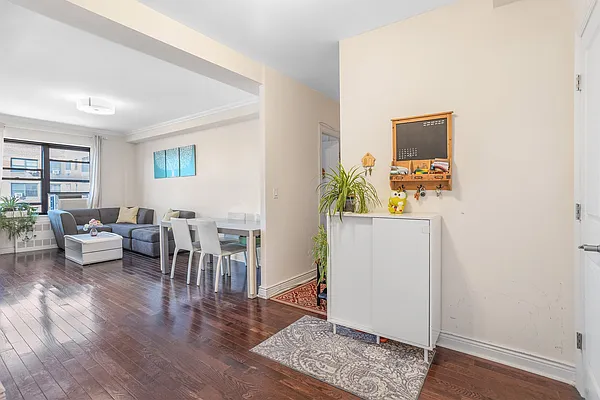 Sold by Daniel Gale Sotheby's International Realty | media 22