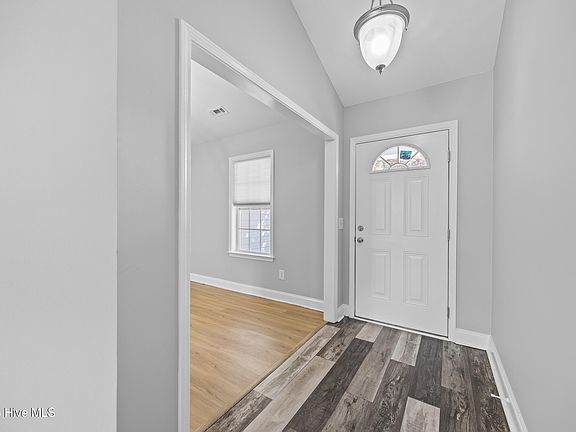 4th image of 5001 Long Pointe Road